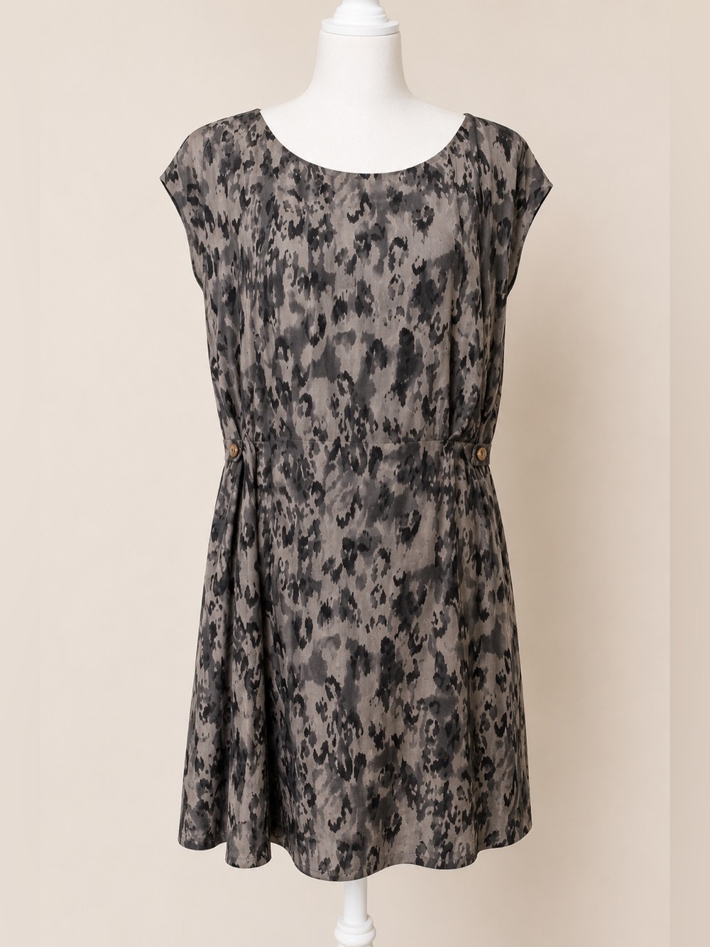 Free People Abstract Gray Print Open-Back Mini Dress – Size M